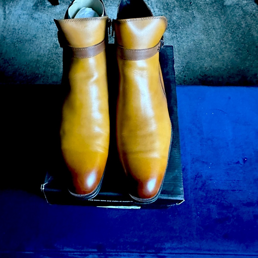 Classy sport leather boots